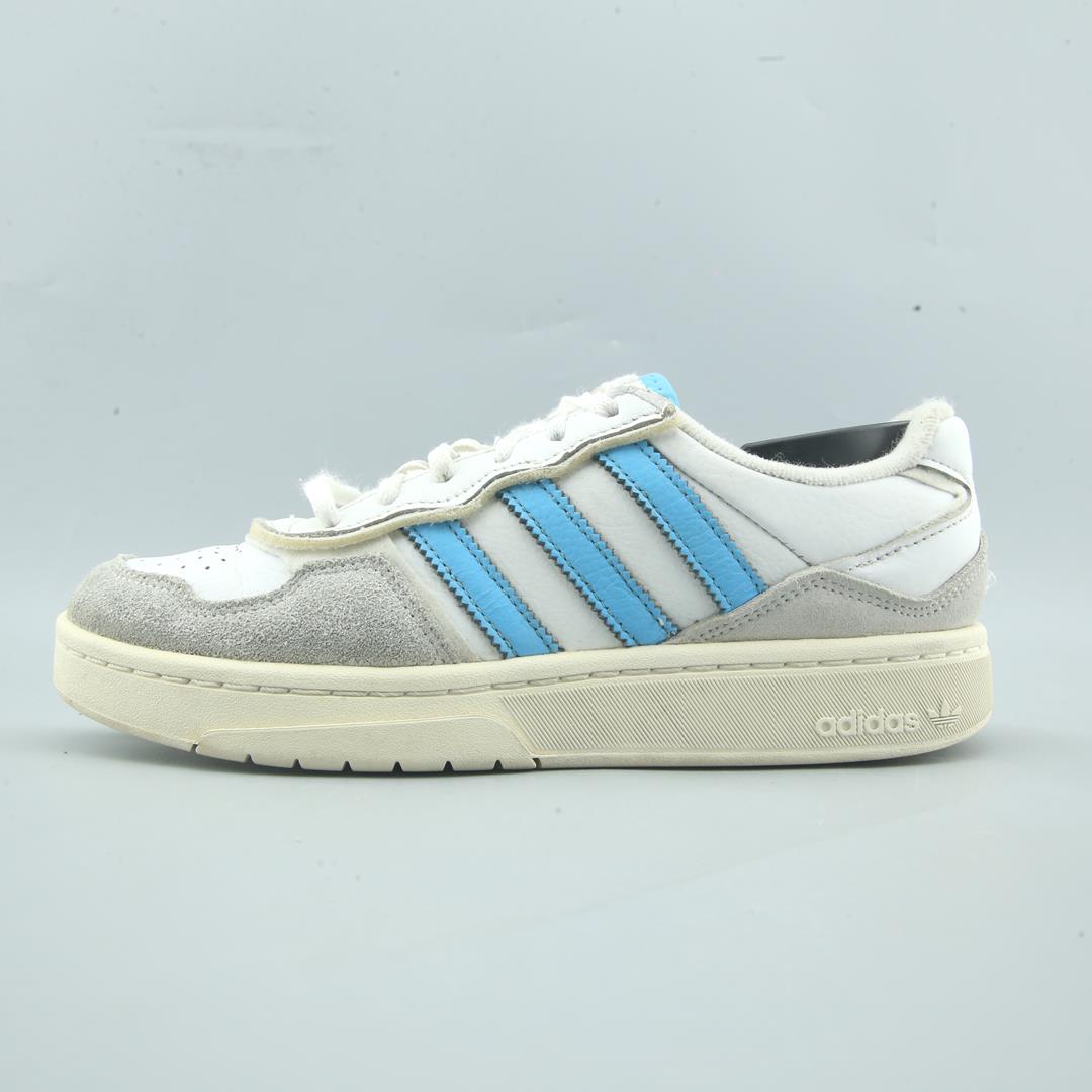 ADIDAS COURTIC