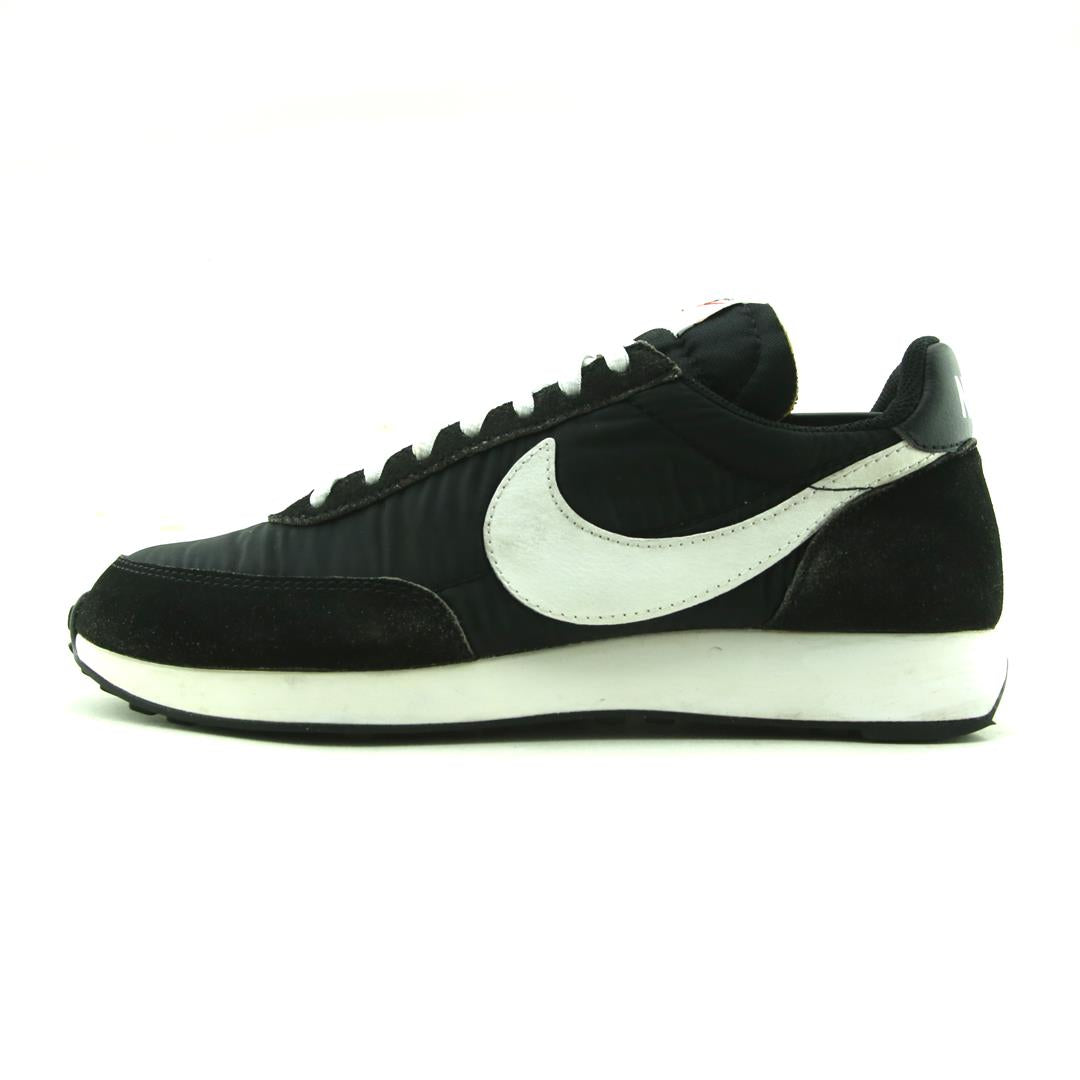 NIKE  TAILWIND 79