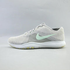 NIKE  FLEX TR8