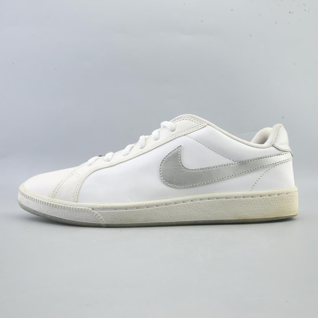 NIKE  COURT MAJESTIC