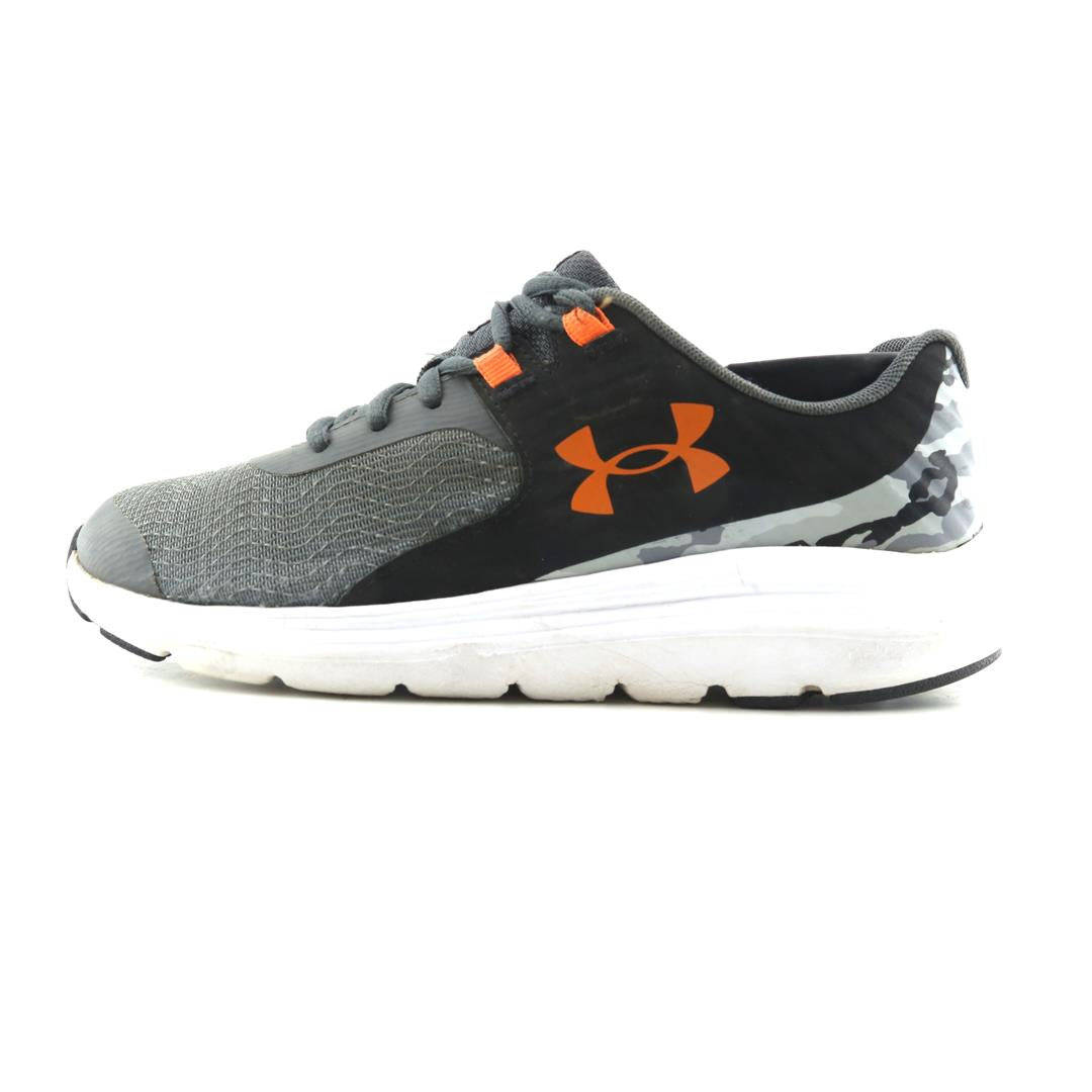 UNDER ARMOUR OUT HUSTLE