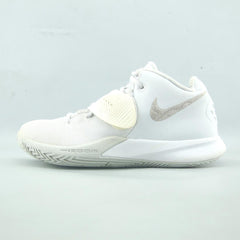 NIKE  KYRIE FLYTRAP 3