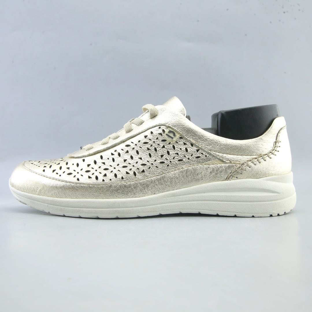 EARTH-SHOES .