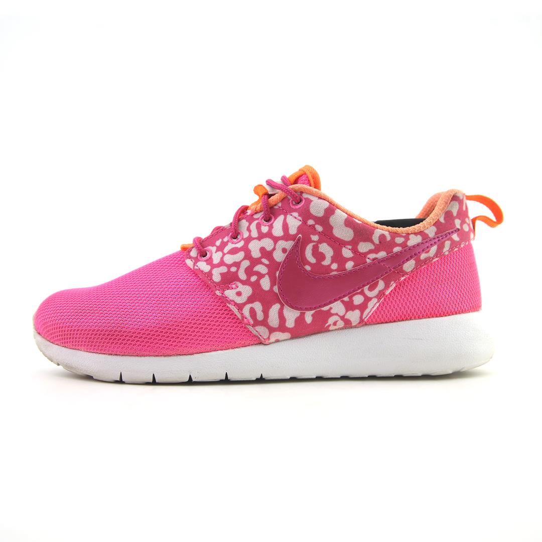 NIKE ROSHE ONE