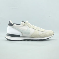NIKE INTERNATIONALIST