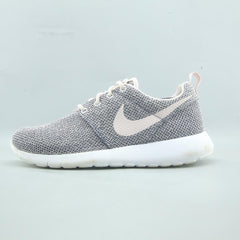 NIKE ROSHE ONE