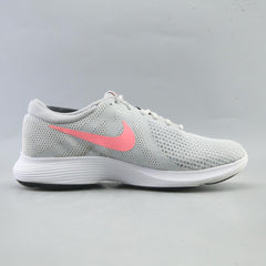 NIKE REVOLUTION 4