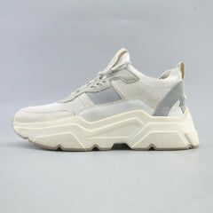 H&M .
