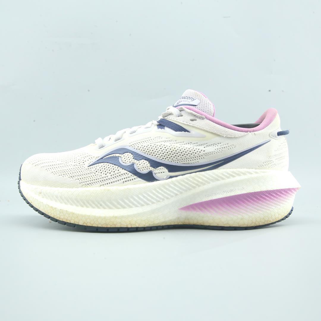 SAUCONY TRIUMPH 21
